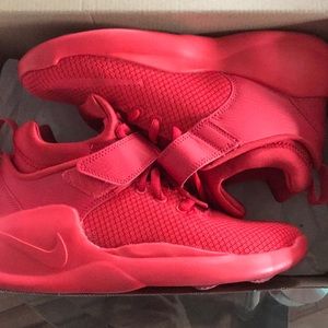 Red youth Nike’s
